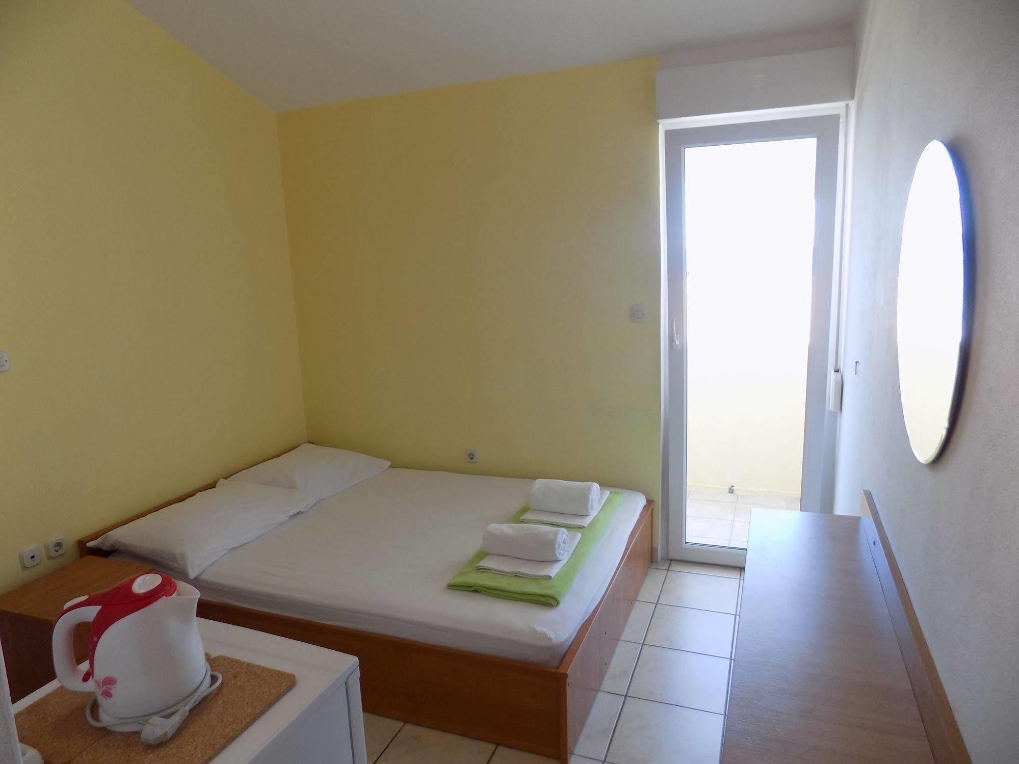 Apartments Galeb Pag - Beach Паг Экстерьер фото